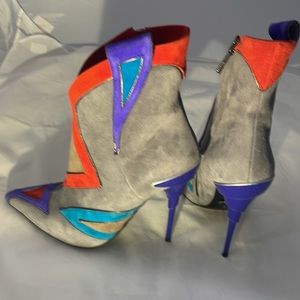 Stunning Designer Booties Massi Baldinini Italy Fashion heel detail  Gray suede